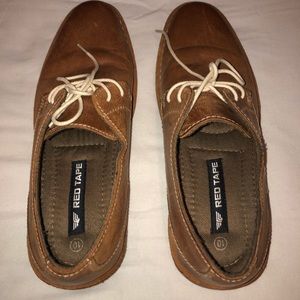 Red Tape men’s dress shoe